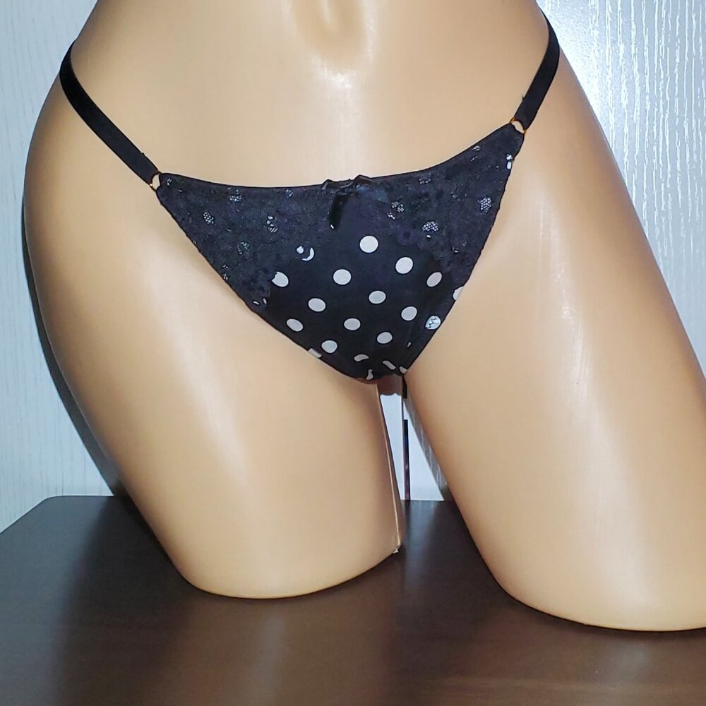 Victoria's Secret V-String Panties. New with Tags Size O/S